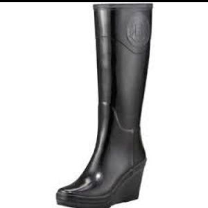 Hunter Crest Wedge Black Boots